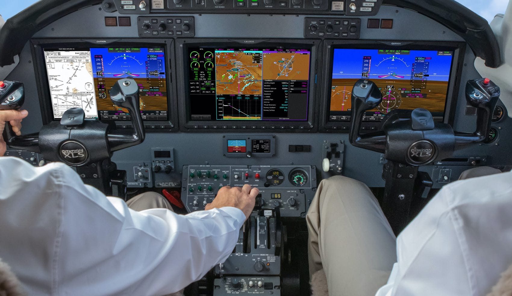 Large format flight displays with touchscreen controllers