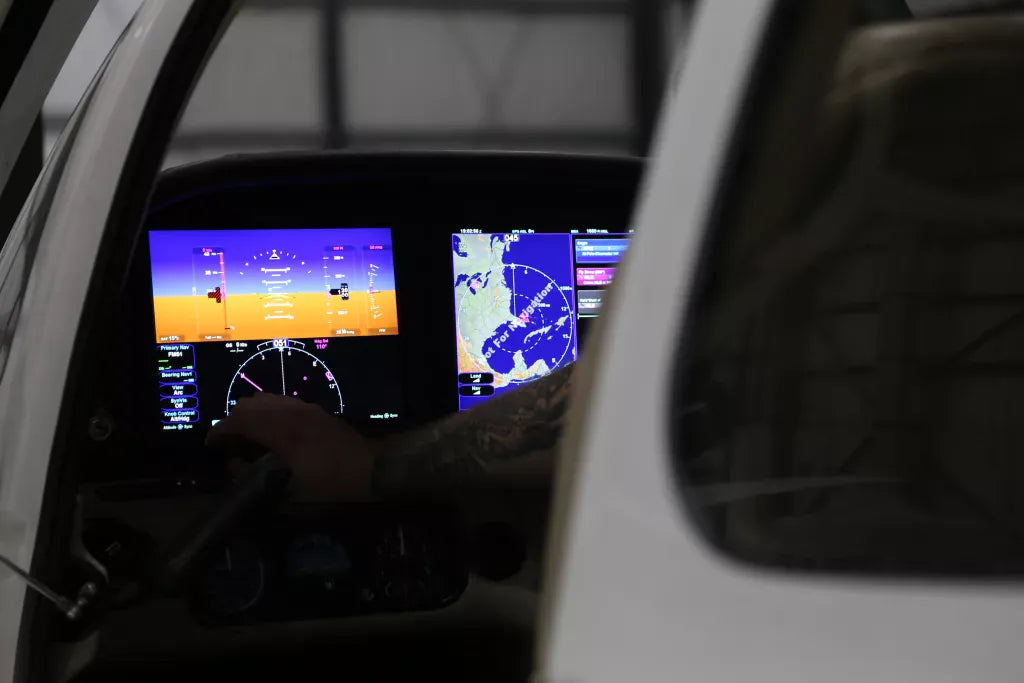 Avidyne Vantage dual display panel