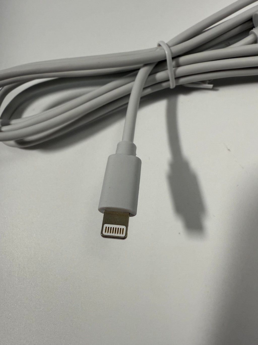 Guardian Avionics Cables MFi Certified Lightning to USB-A Cable, 1.1 m / 3.6 ft, White 52-5 MFi Certified Lightning to USB-A Cable, 1.1 m / 3.6 ft, White